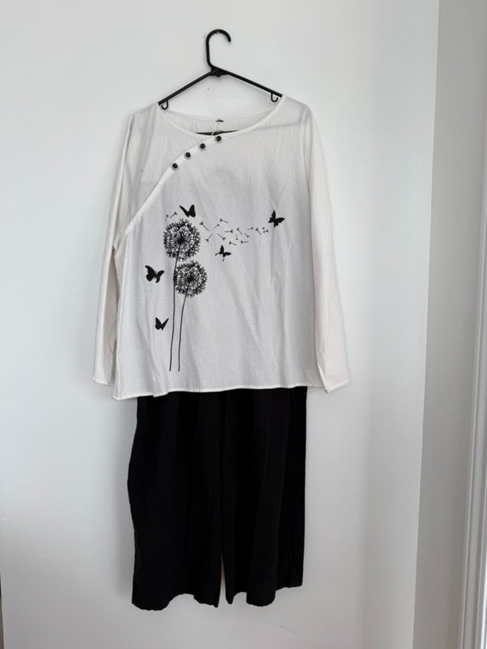 Jusfashion Cotton Dandelion Graphic Top & Black Wide Leg Pants Set - Picture 2 of 11